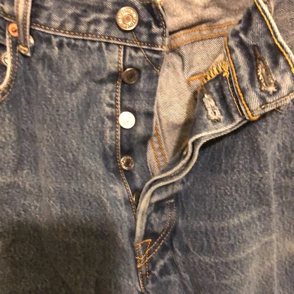 Levi's 501 Jeans Original Button Fly Medium Wash Cotton Straight Leg  34x38